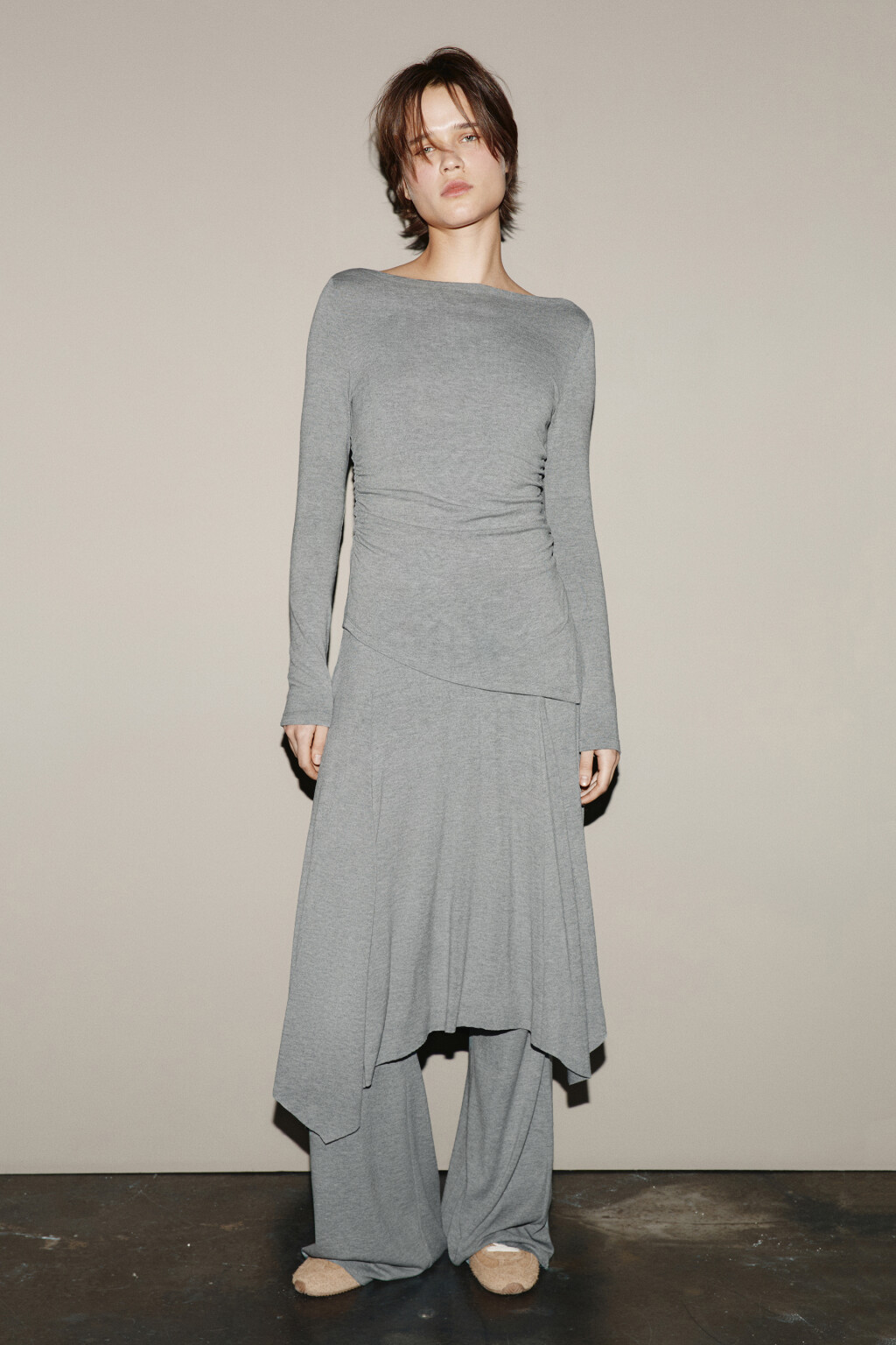 Лонгслив в рубчик с асимметричным низом - цвет серый - 6