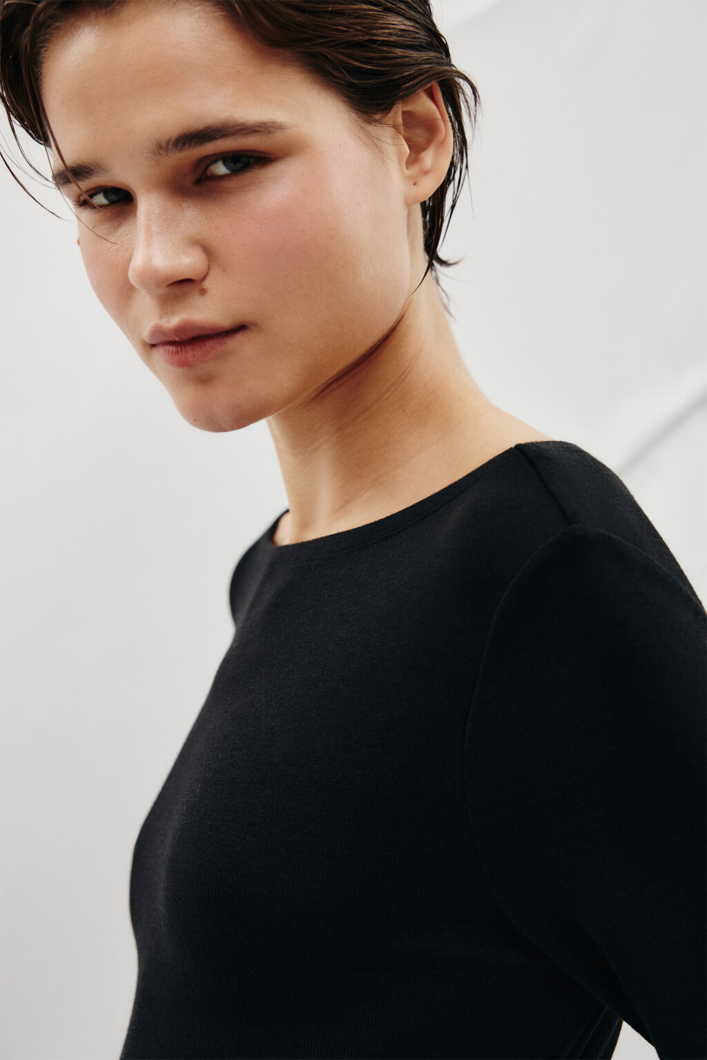 Лонгслив в рубчик с асимметричным низом - цвет черный - 5