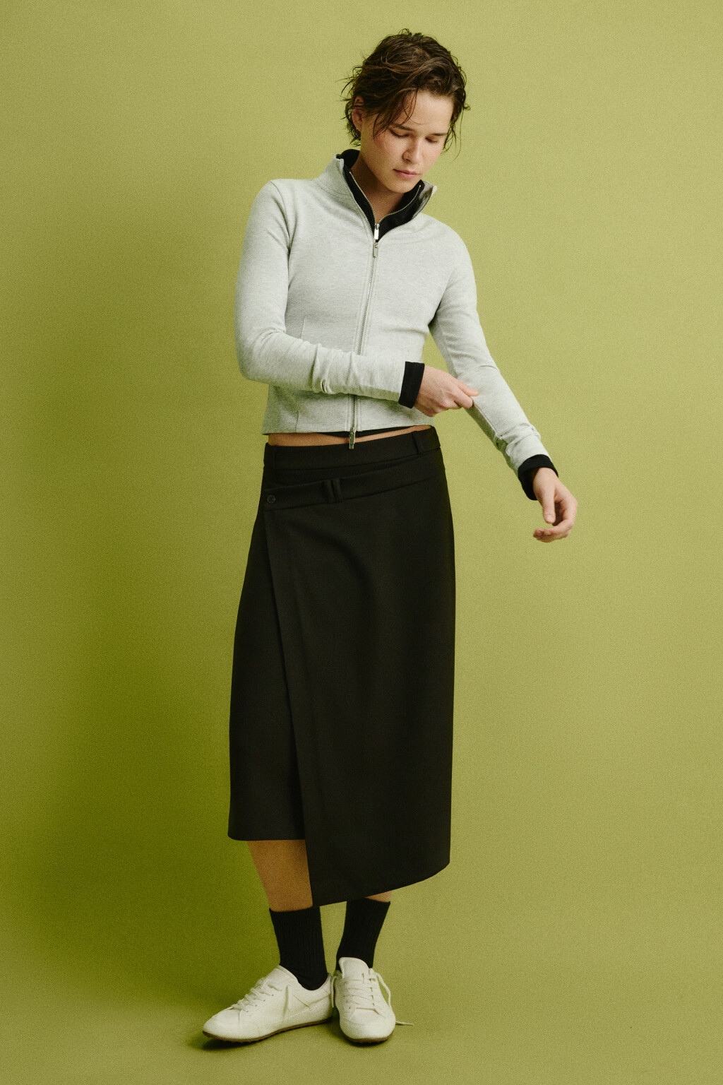 Лонгслив приталенный на молнии с воротником-стойкой - цвет серый - 5