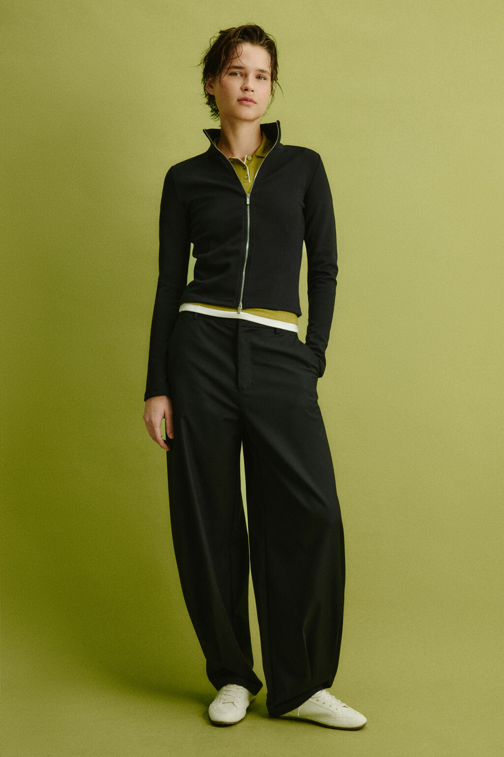 Лонгслив приталенный на молнии с воротником-стойкой - цвет черный - 5