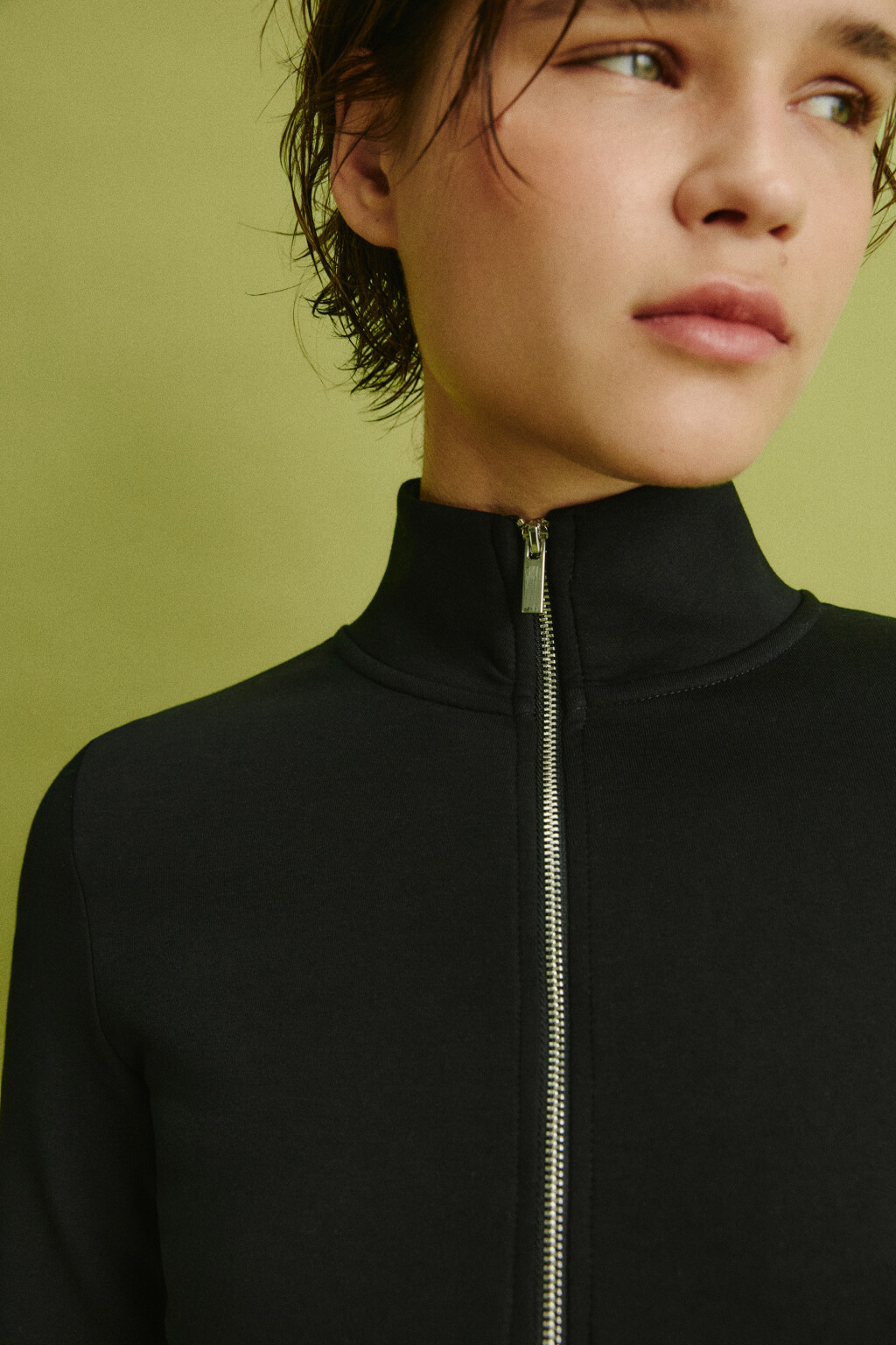 Лонгслив приталенный на молнии с воротником-стойкой - цвет черный - 7
