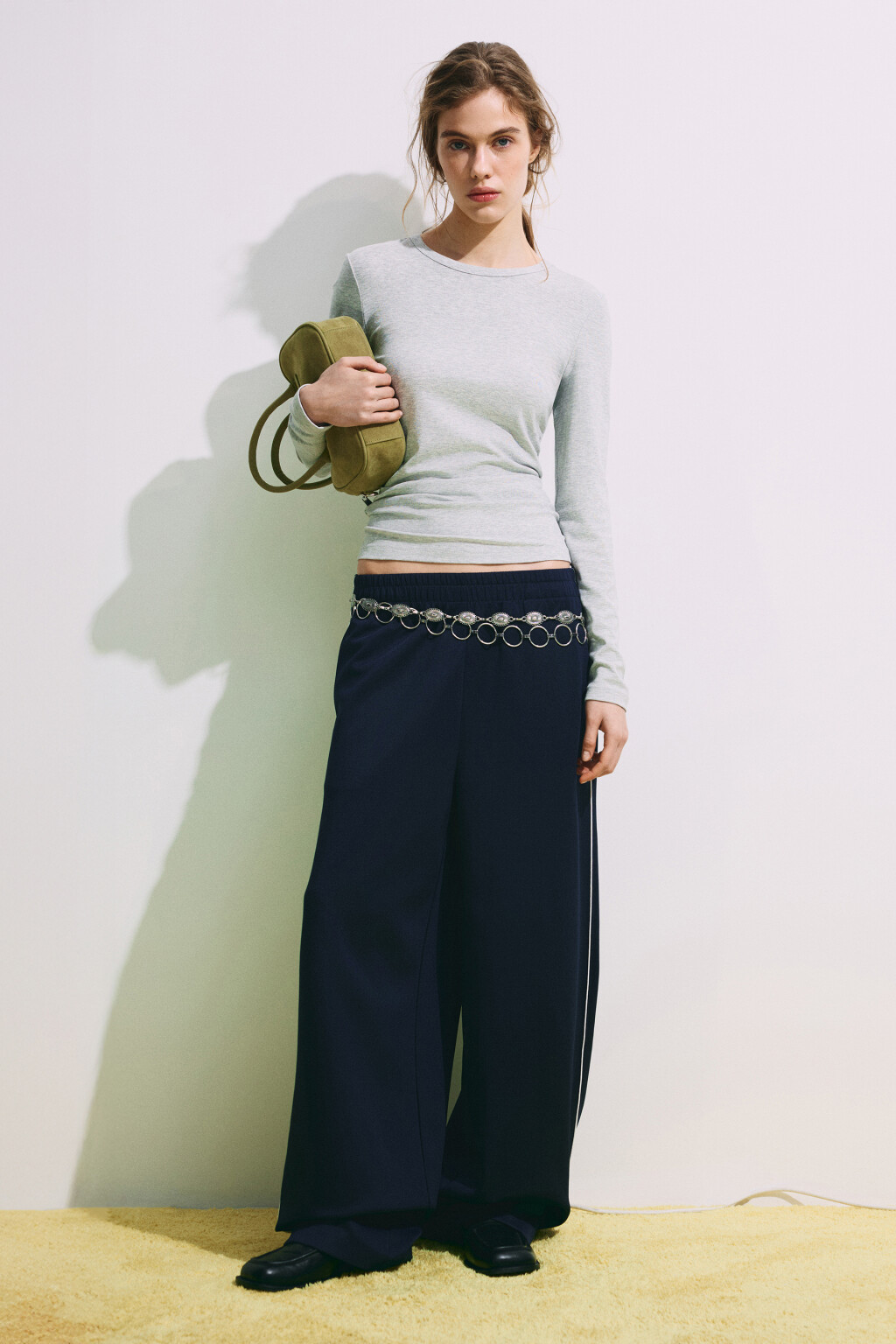 Лонгслив приталенный со сборками - цвет серый - 5