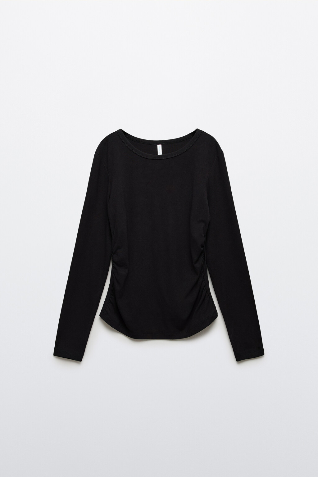 Лонгслив приталенный со сборками - цвет черный - 1