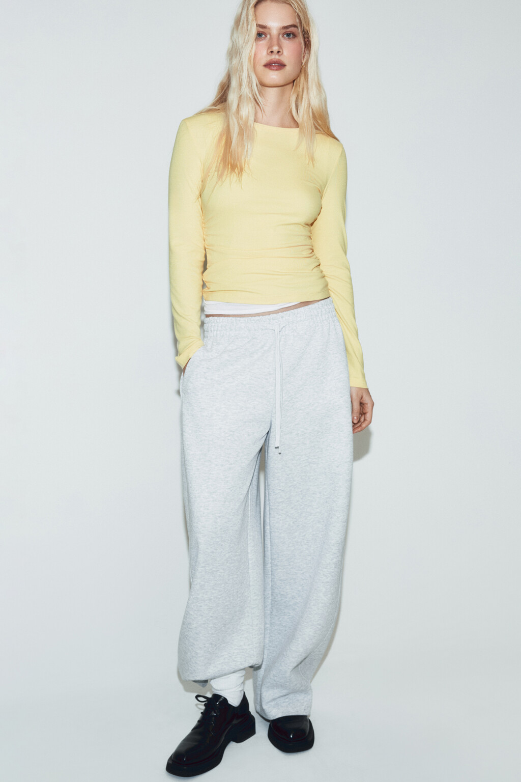 Лонгслив приталенный со сборками - цвет желтый - 2