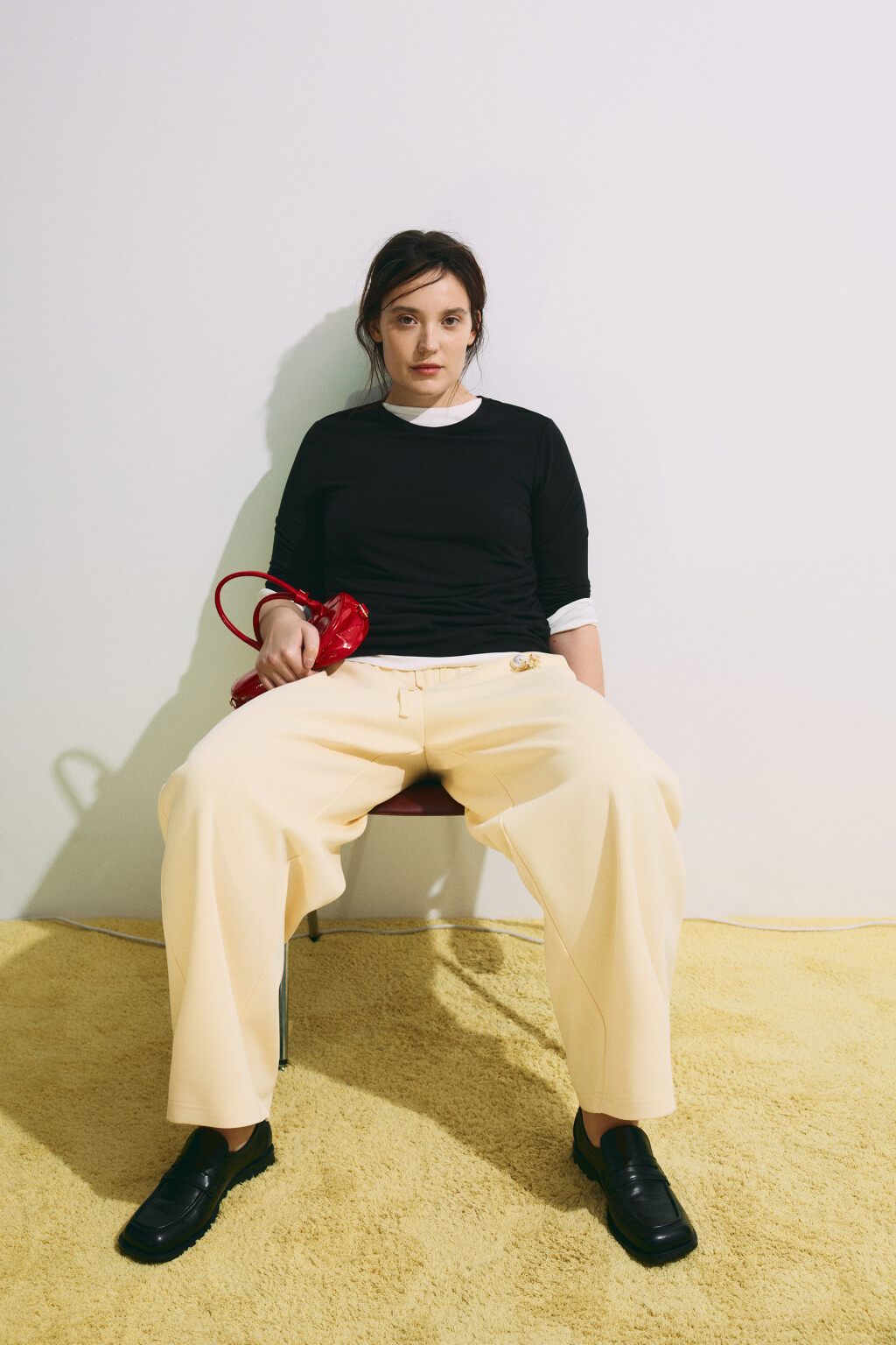 Лонгслив приталенный со сборками - цвет черный - 2