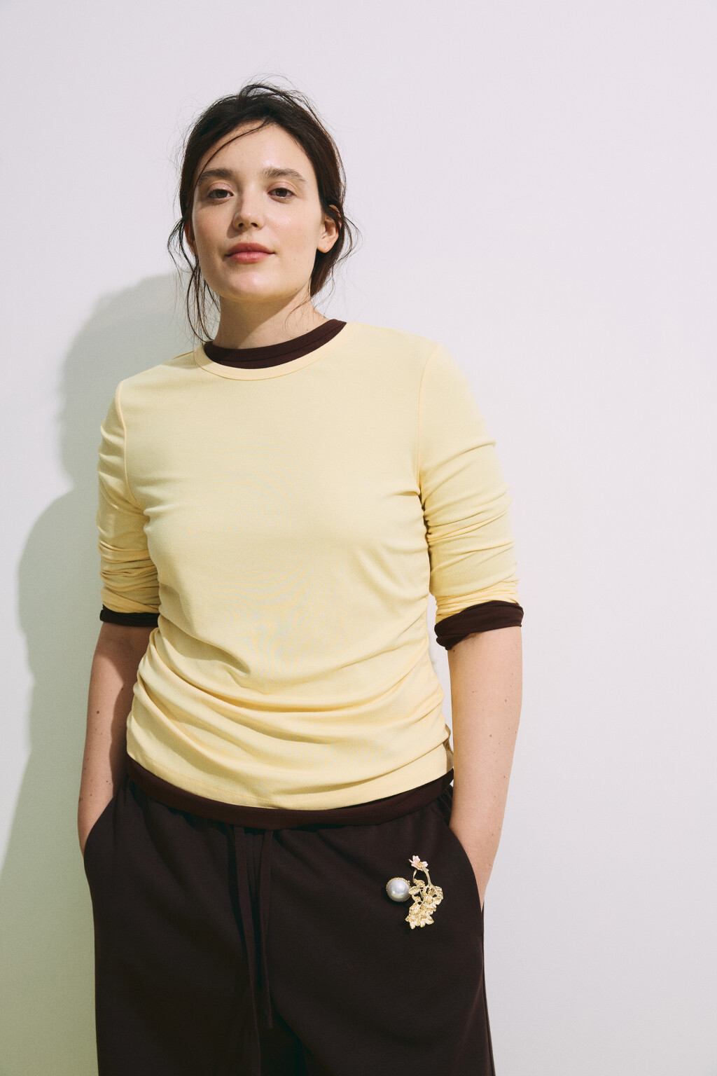 Лонгслив приталенный со сборками - цвет желтый - 2