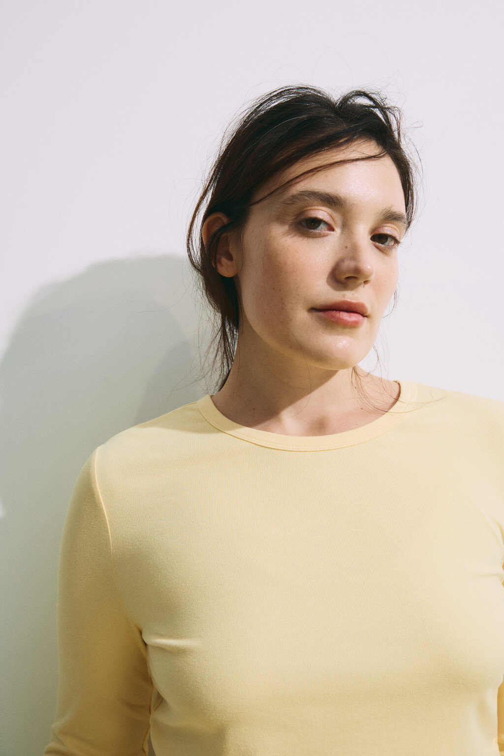 Лонгслив приталенный со сборками - цвет желтый - 7