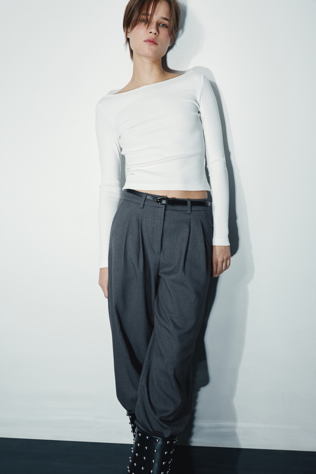 Лонгслив в рубчик с вырезом-лодочкой - цвет молочный - 1