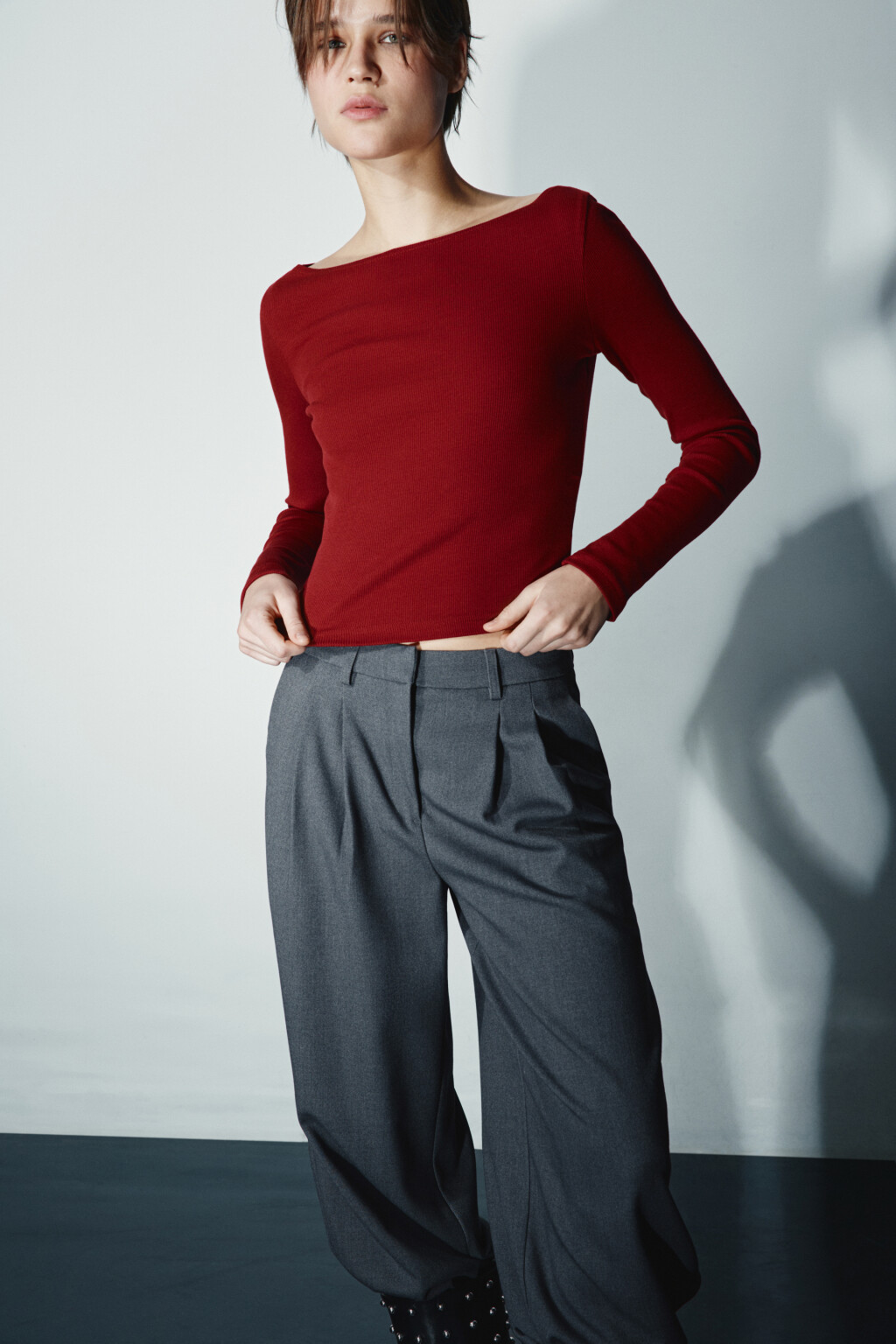 Лонгслив в рубчик с вырезом-лодочкой - цвет бордовый - 1