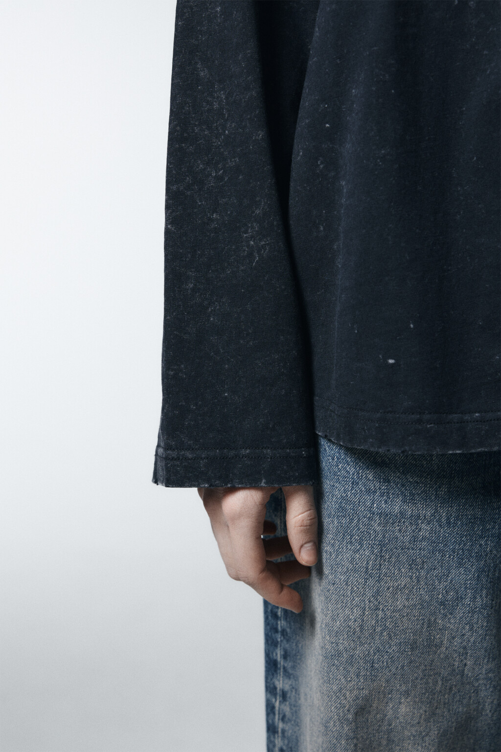 Лонгслив хлопковый с принтом - цвет черный - 6