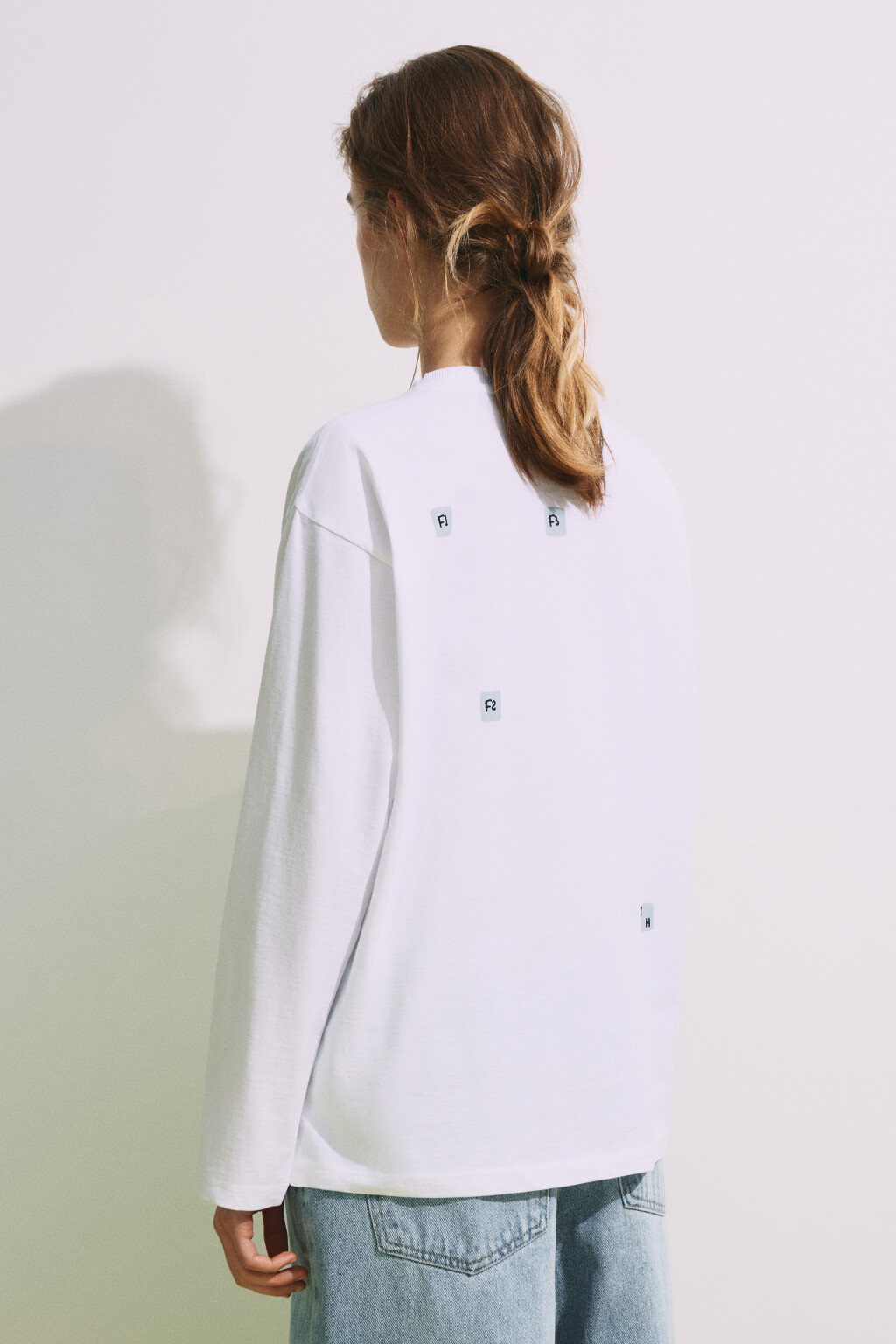 Лонгслив хлопковый оверсайз с принтом - цвет белый - 4
