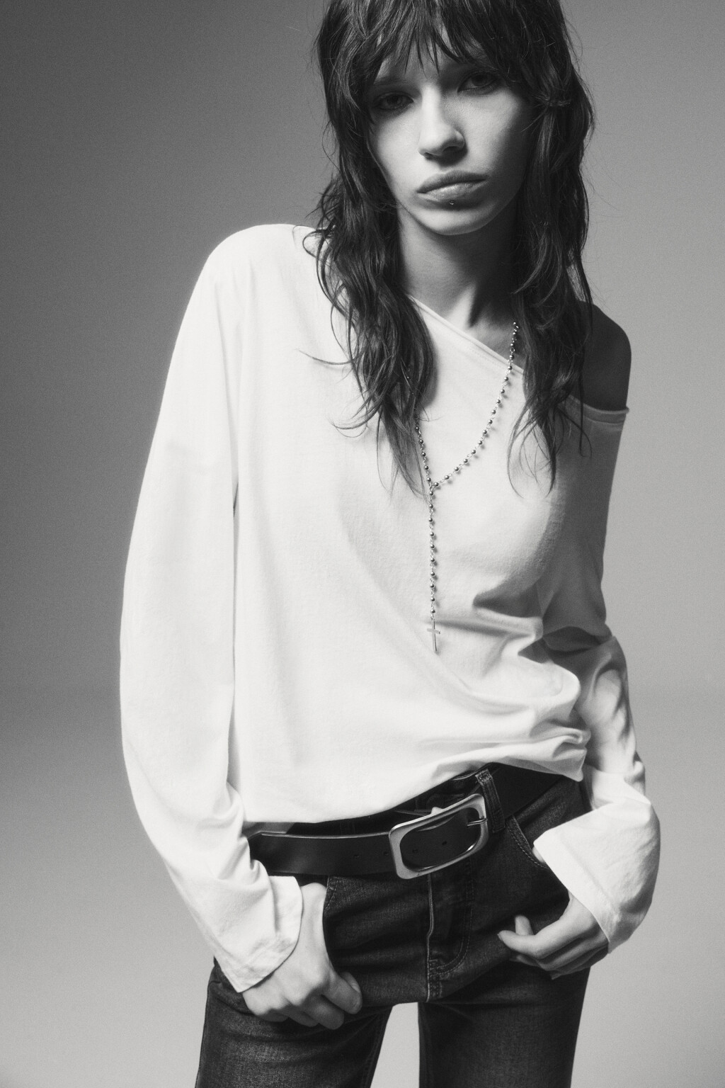 Лонгслив асимметричный на одно плечо - цвет белый - 1