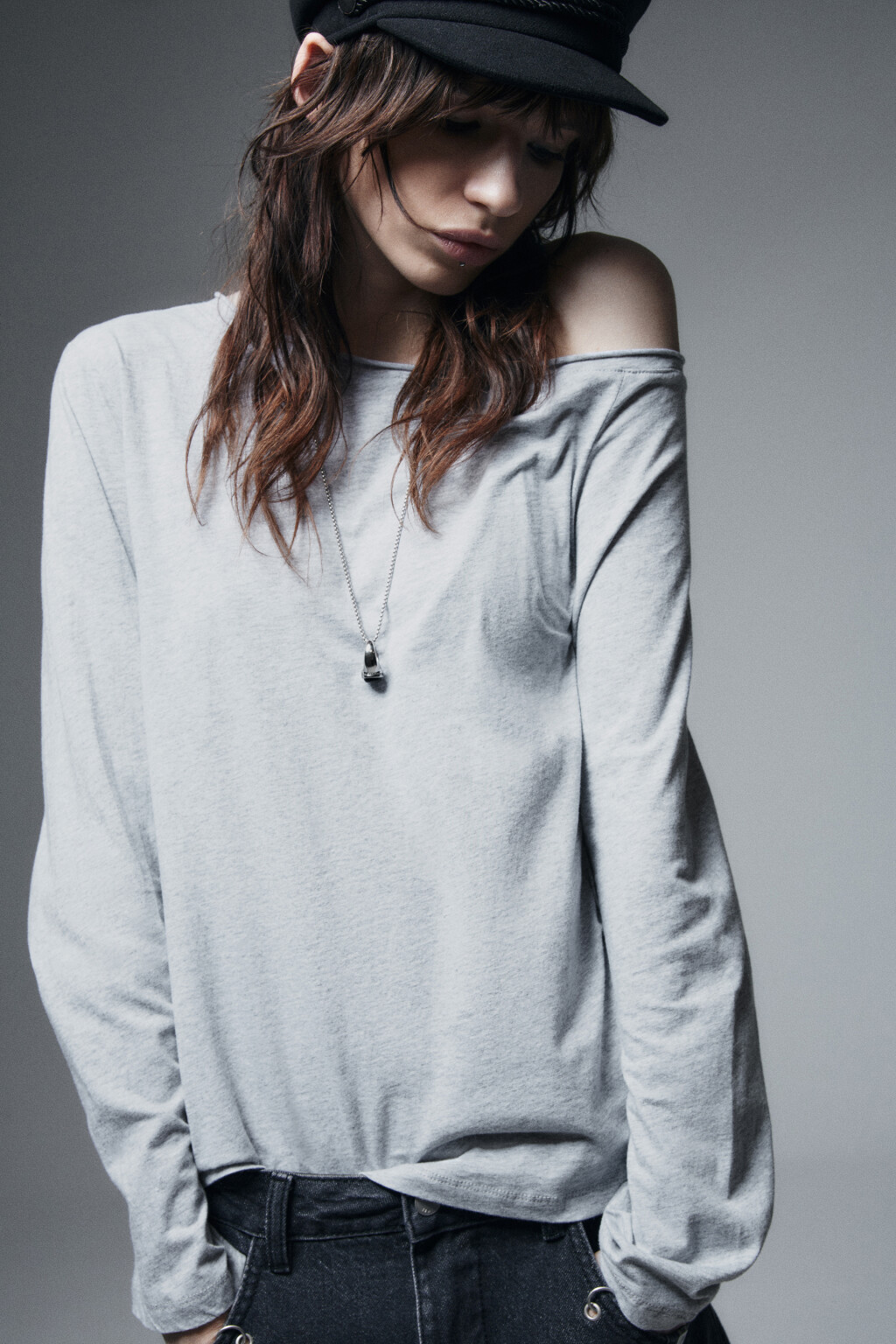 Лонгслив асимметричный на одно плечо - цвет серый - 1