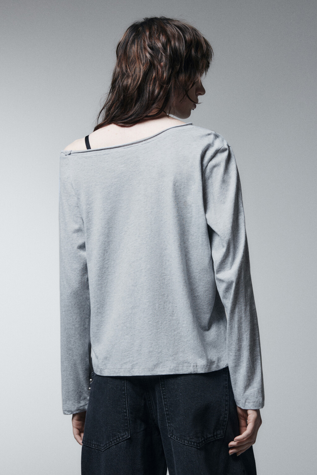 Лонгслив асимметричный на одно плечо - цвет серый - 4