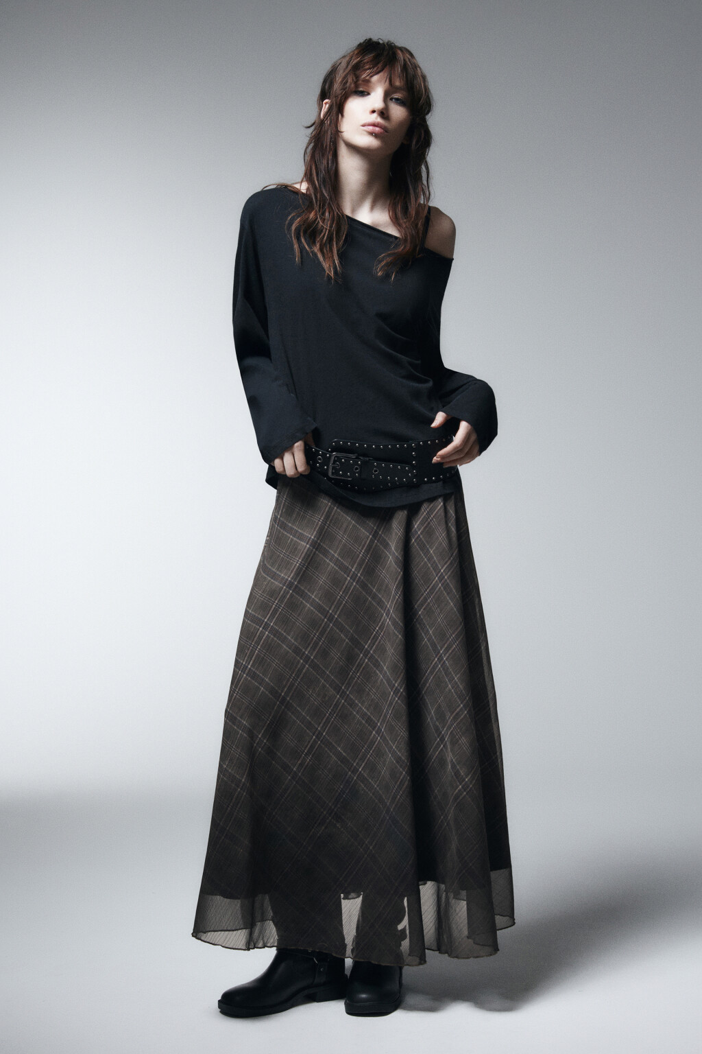 Лонгслив асимметричный на одно плечо - цвет черный - 4