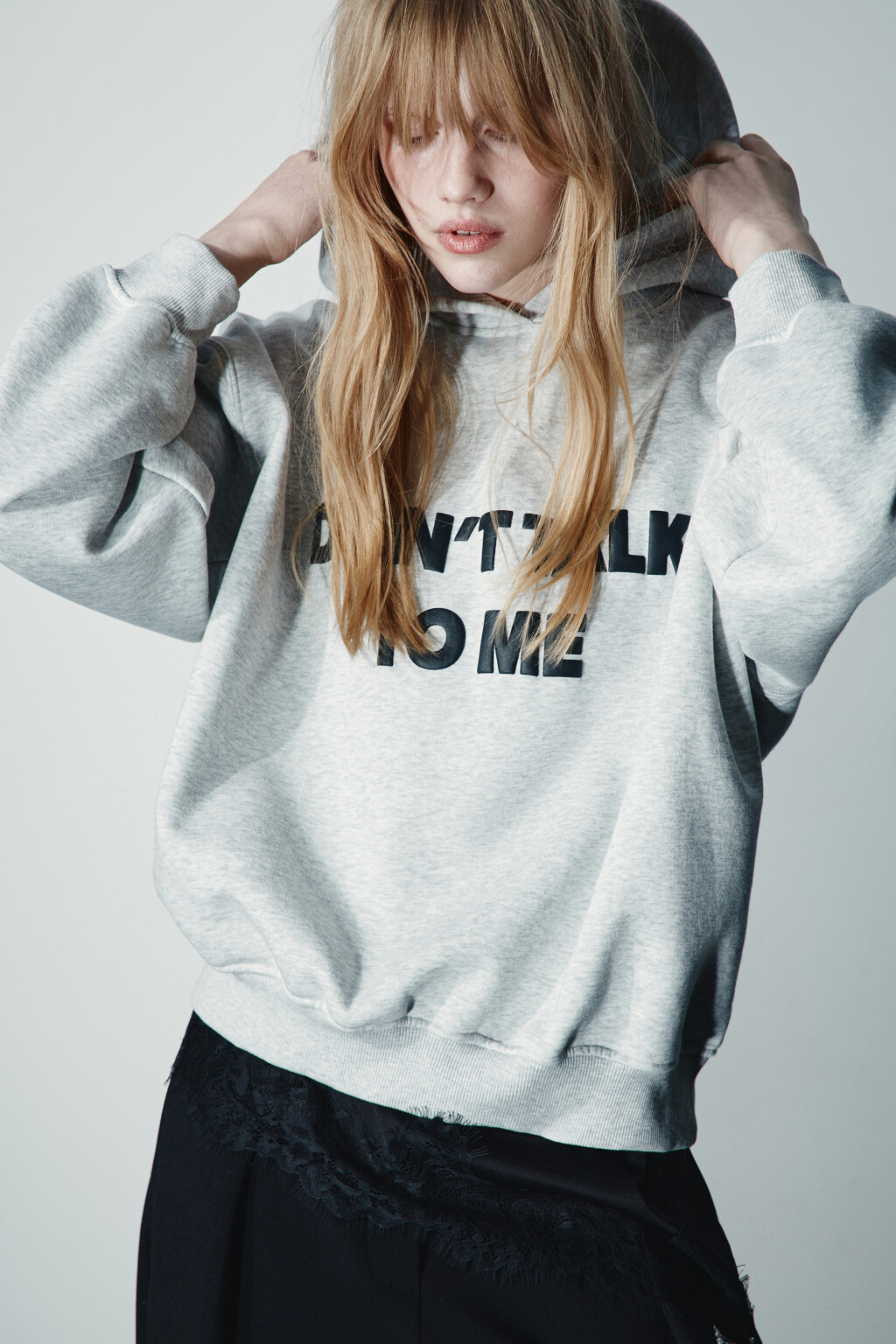 Худи утепленная с принтом - цвет серый - 2