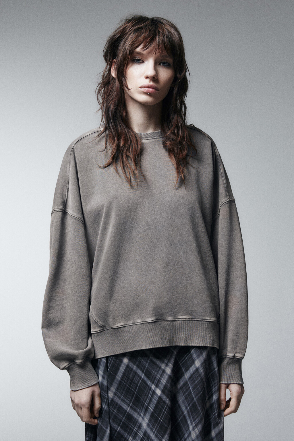 Свитшот с вареным эффектом - цвет серый - 2