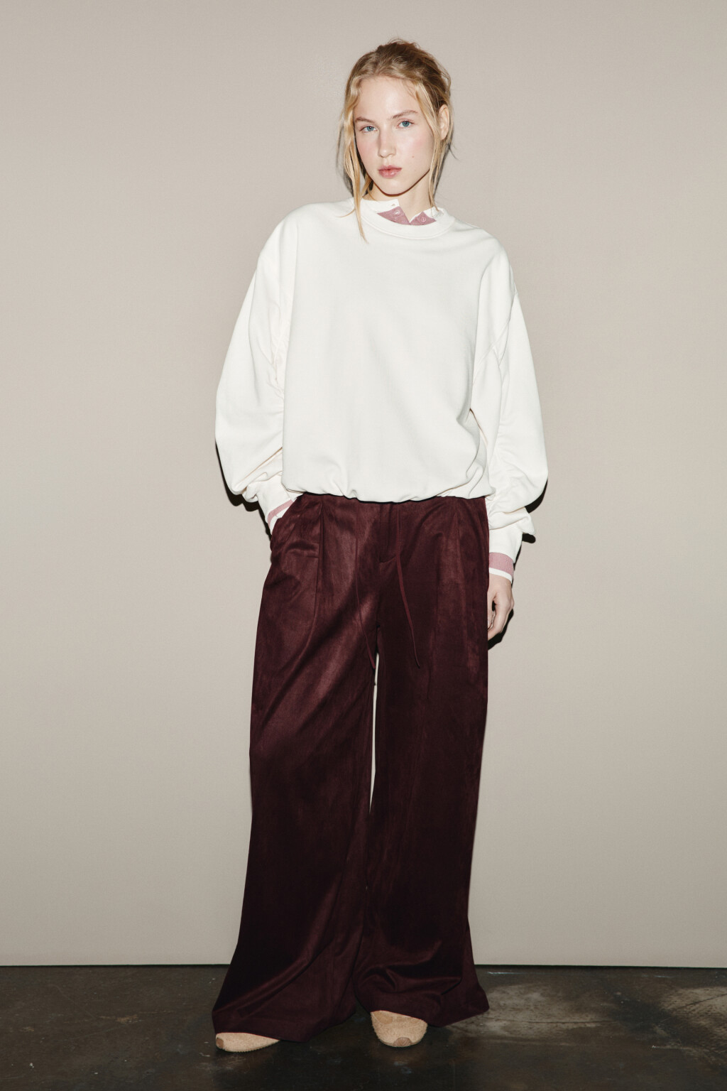 Свитшот из футера с декоративными складками - цвет молочный - 5