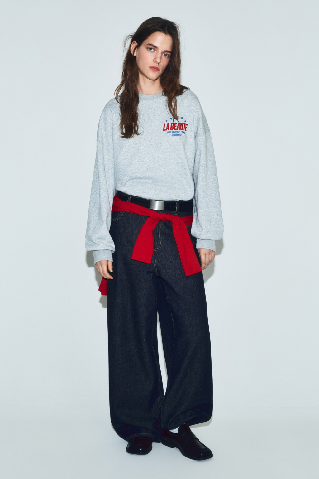 Свитшот оверсайз из футера с принтом - цвет серый - 4