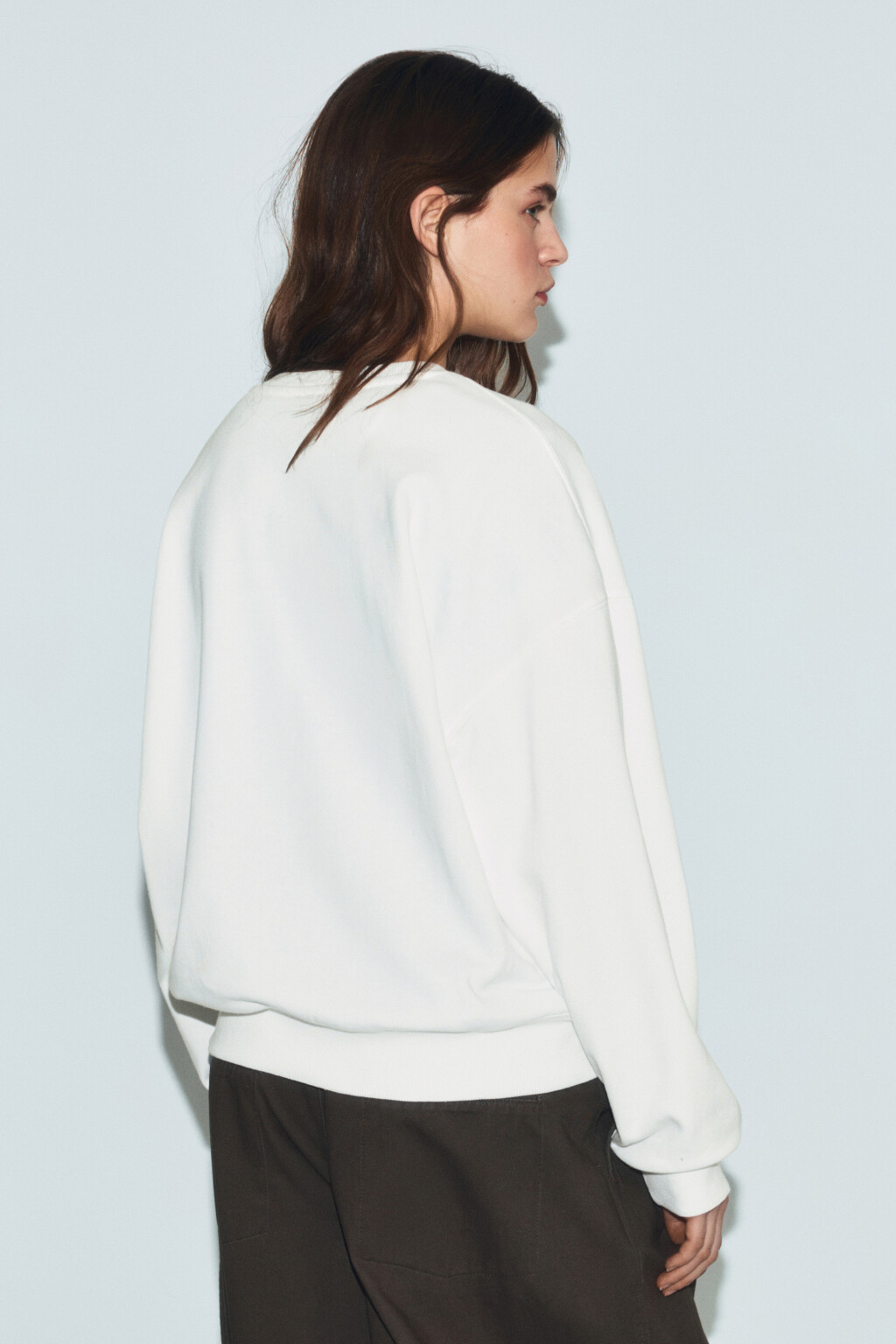 Свитшот оверсайз из футера с принтом - цвет бежевый - 3