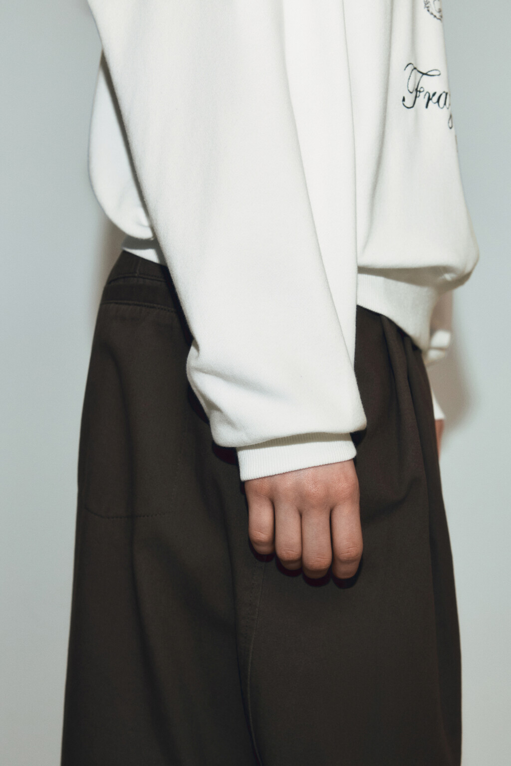 Свитшот оверсайз из футера с принтом - цвет бежевый - 6