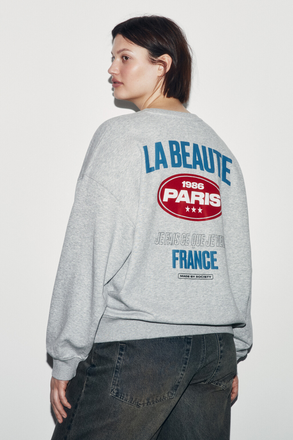 Свитшот оверсайз из футера с принтом - цвет серый - 3