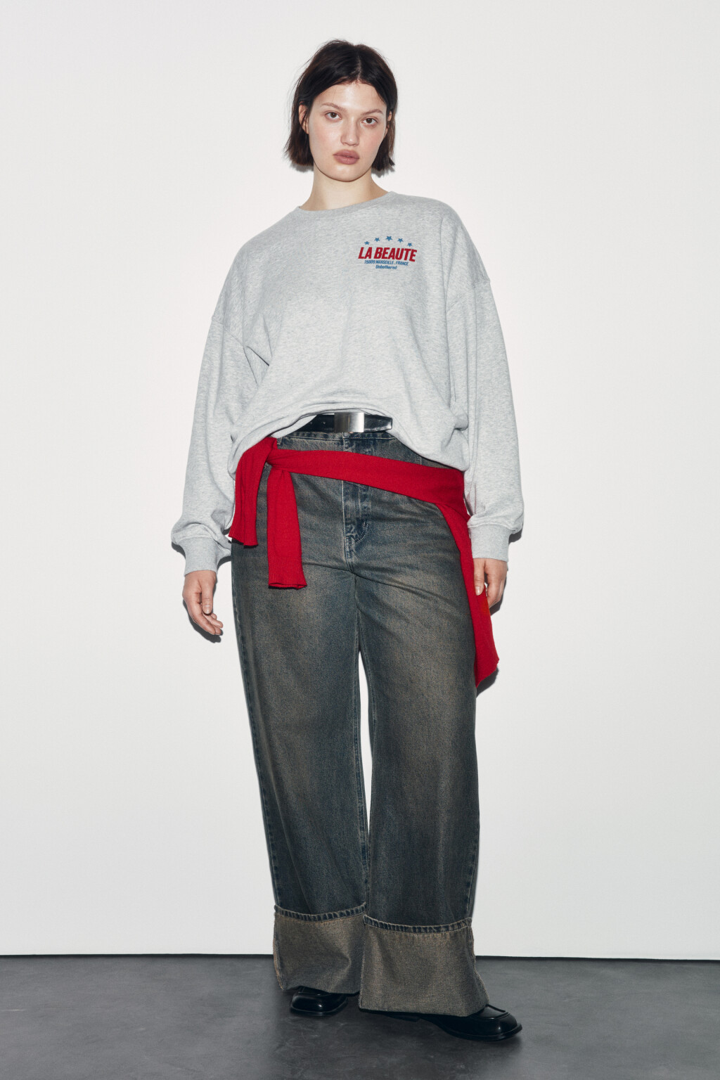 Свитшот оверсайз из футера с принтом - цвет серый - 4