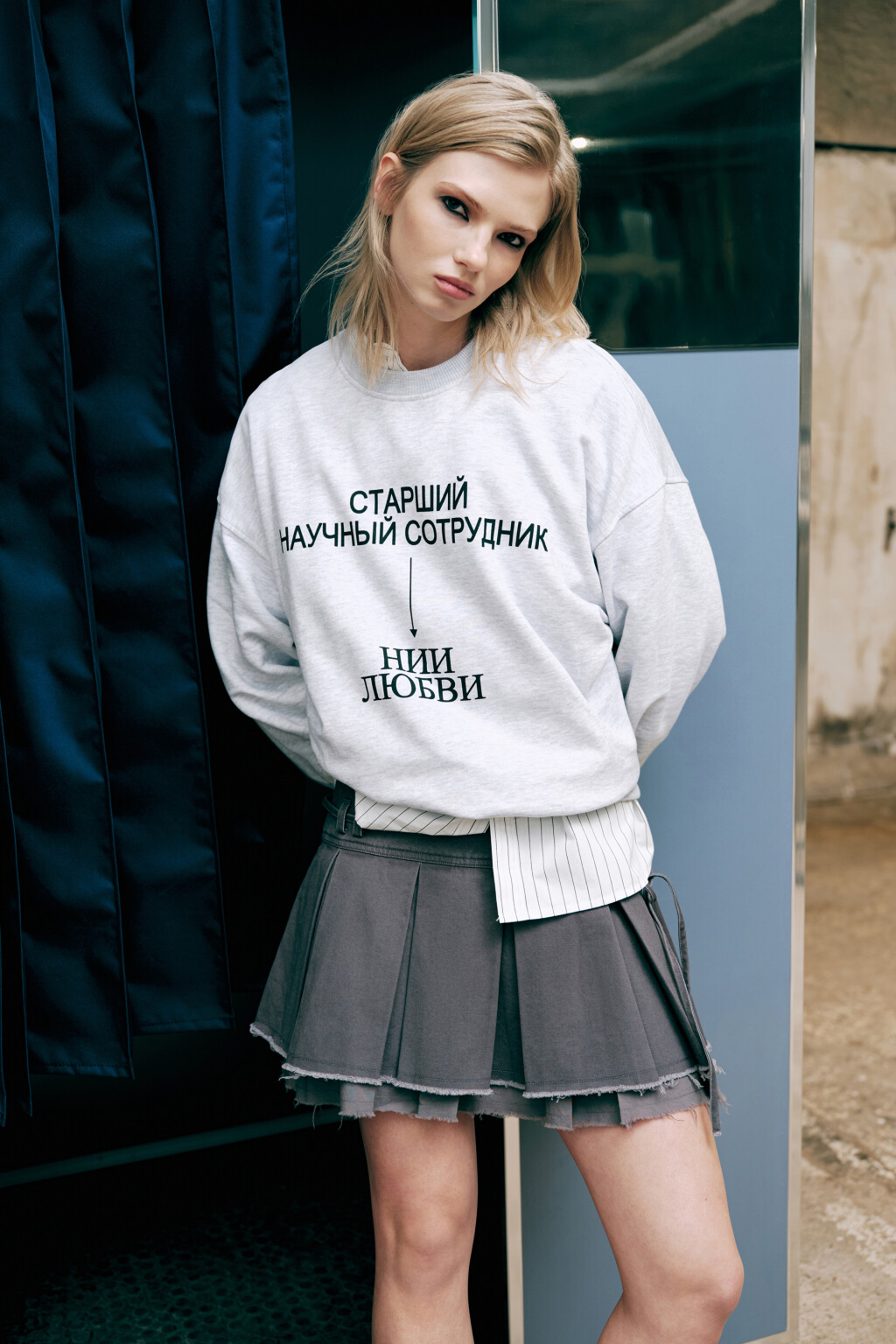 Свитшот оверсайз с надписью - цвет серый - 1