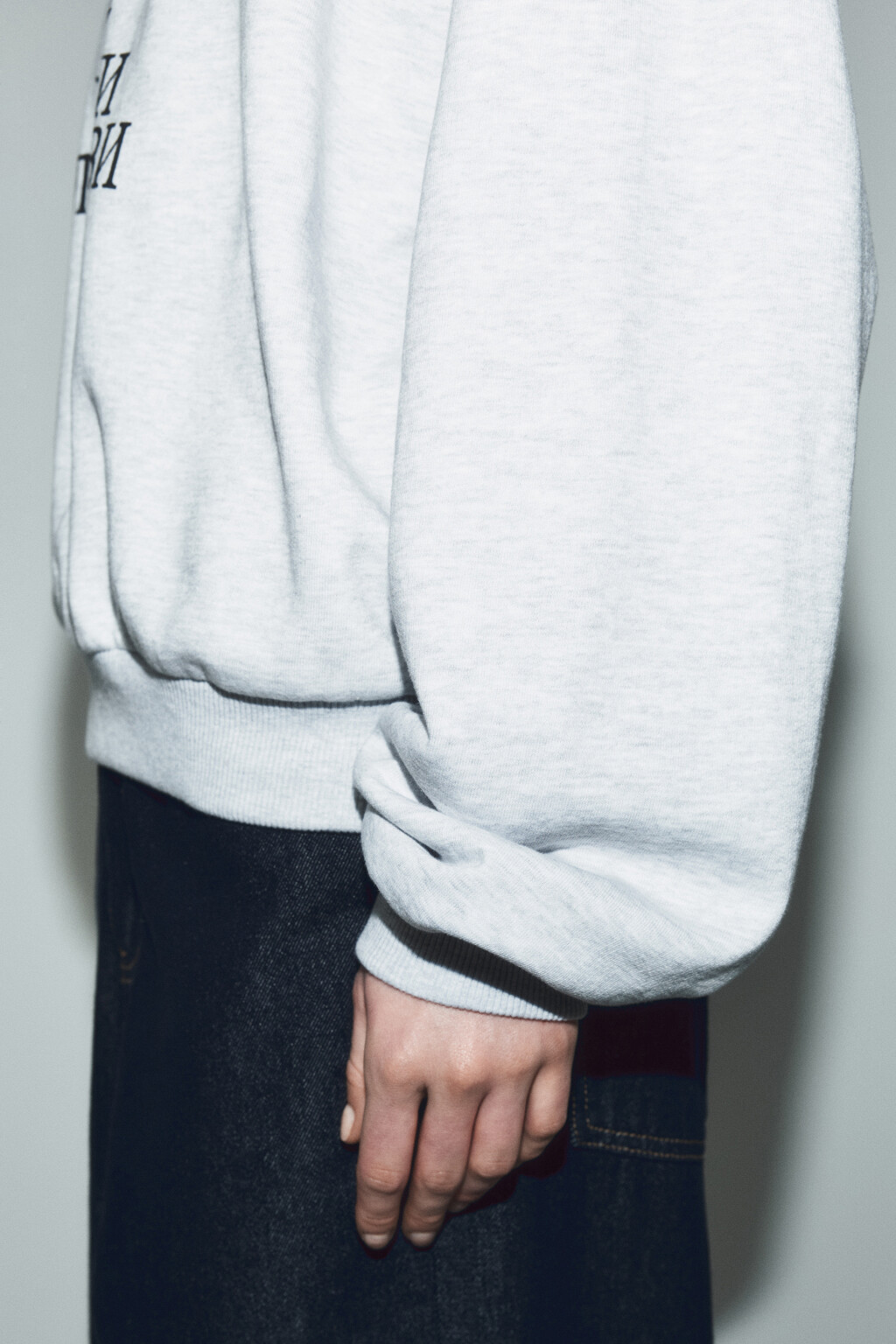 Свитшот оверсайз с надписью - цвет серый - 8