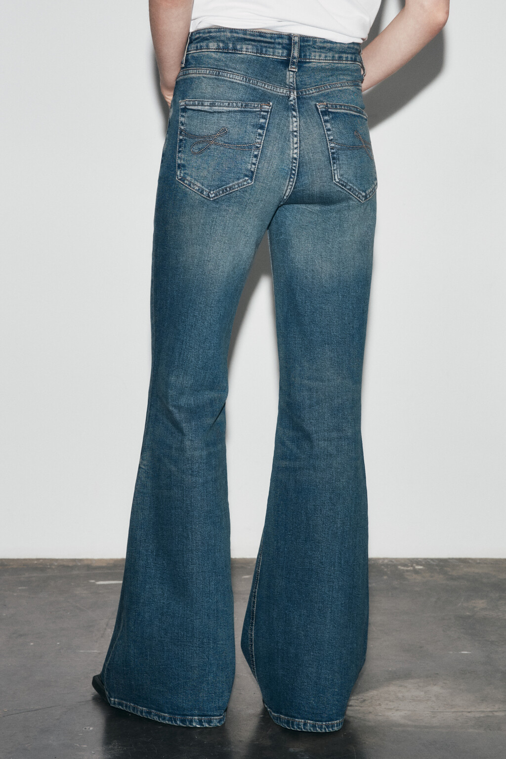 Джинсы клеш удлиненные со средней посадкой - цвет синий - 3