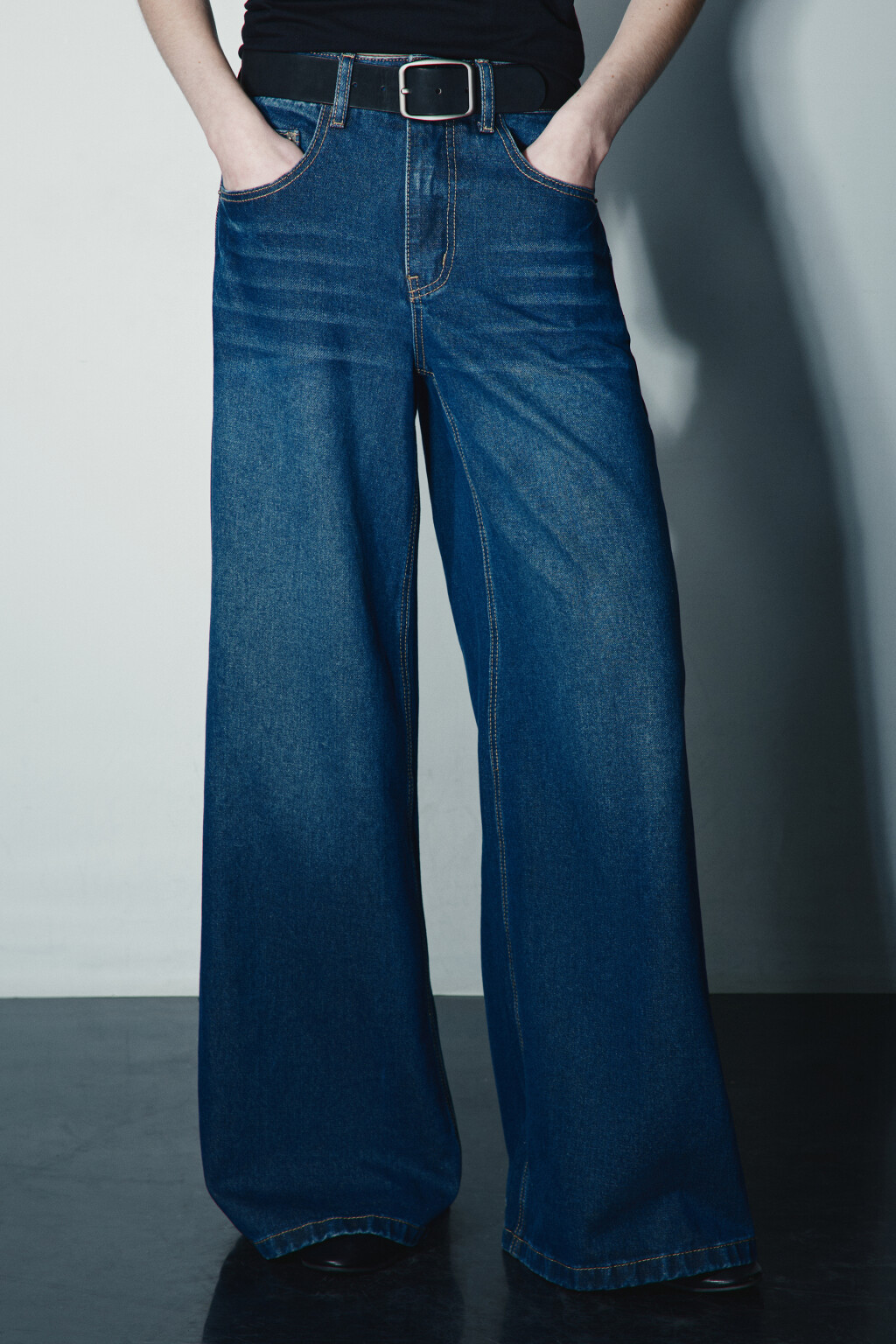 Джинсы широкие с ремнем - цвет синий - 2