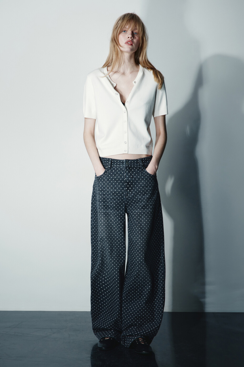 Джинсы baggy fit в горошек - цвет серый - 4