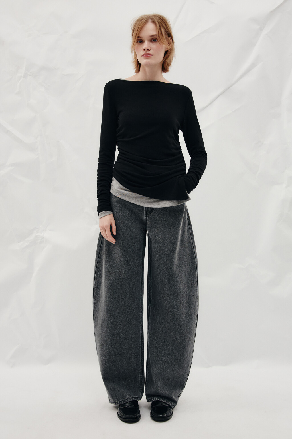 Джинсы barrel fit с декоративным ремнем - цвет серый - 4