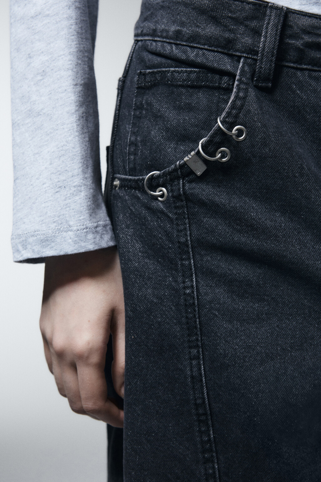 Джинсы baggy fit с пирсингом на кармашках - цвет черный - 6