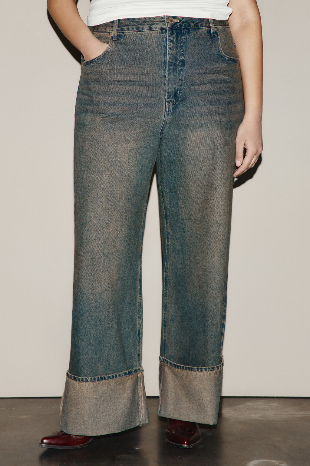 Джинсы широкие с подворотами - цвет темный тинт - 2