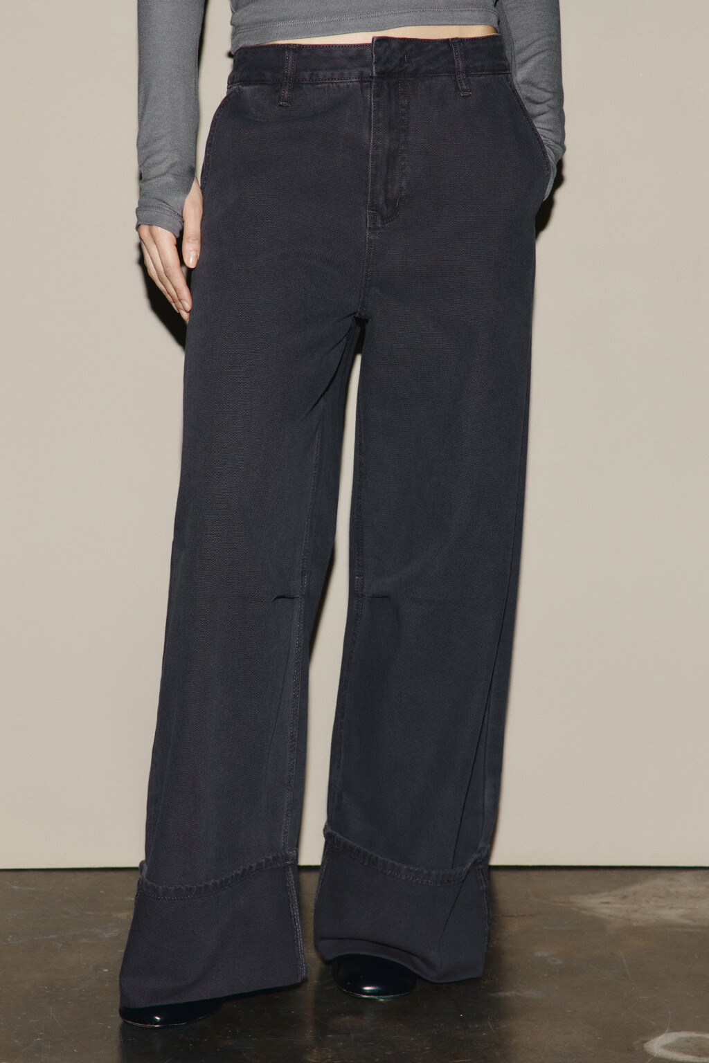 Джинсы baggy fit с подворотами - цвет серый - 2