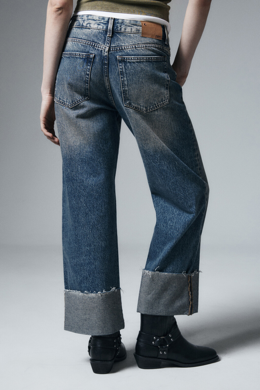 Джинсы straight fit со средней посадкой и подворотами - цвет голубой - 4