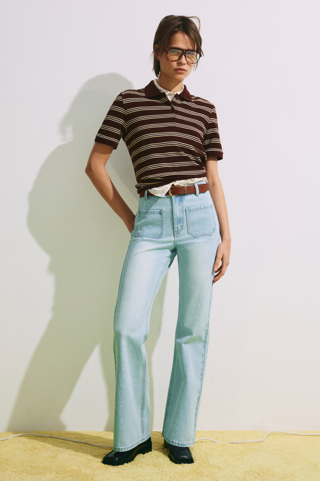 Джинсы клеш со средней посадкой и ремнем - цвет голубой - 4