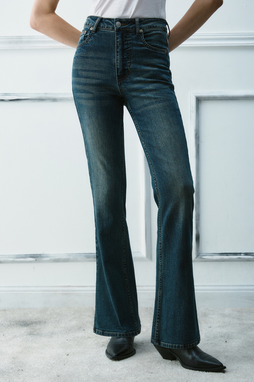 Джинсы клеш со средней посадкой - цвет темный тинт - 2
