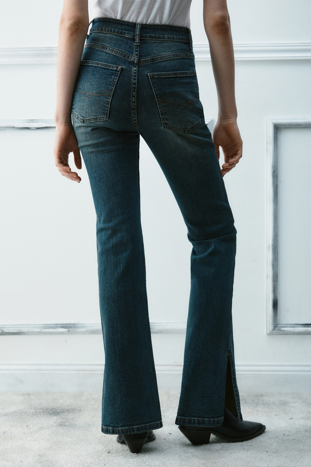 Джинсы клеш со средней посадкой - цвет темный тинт - 3