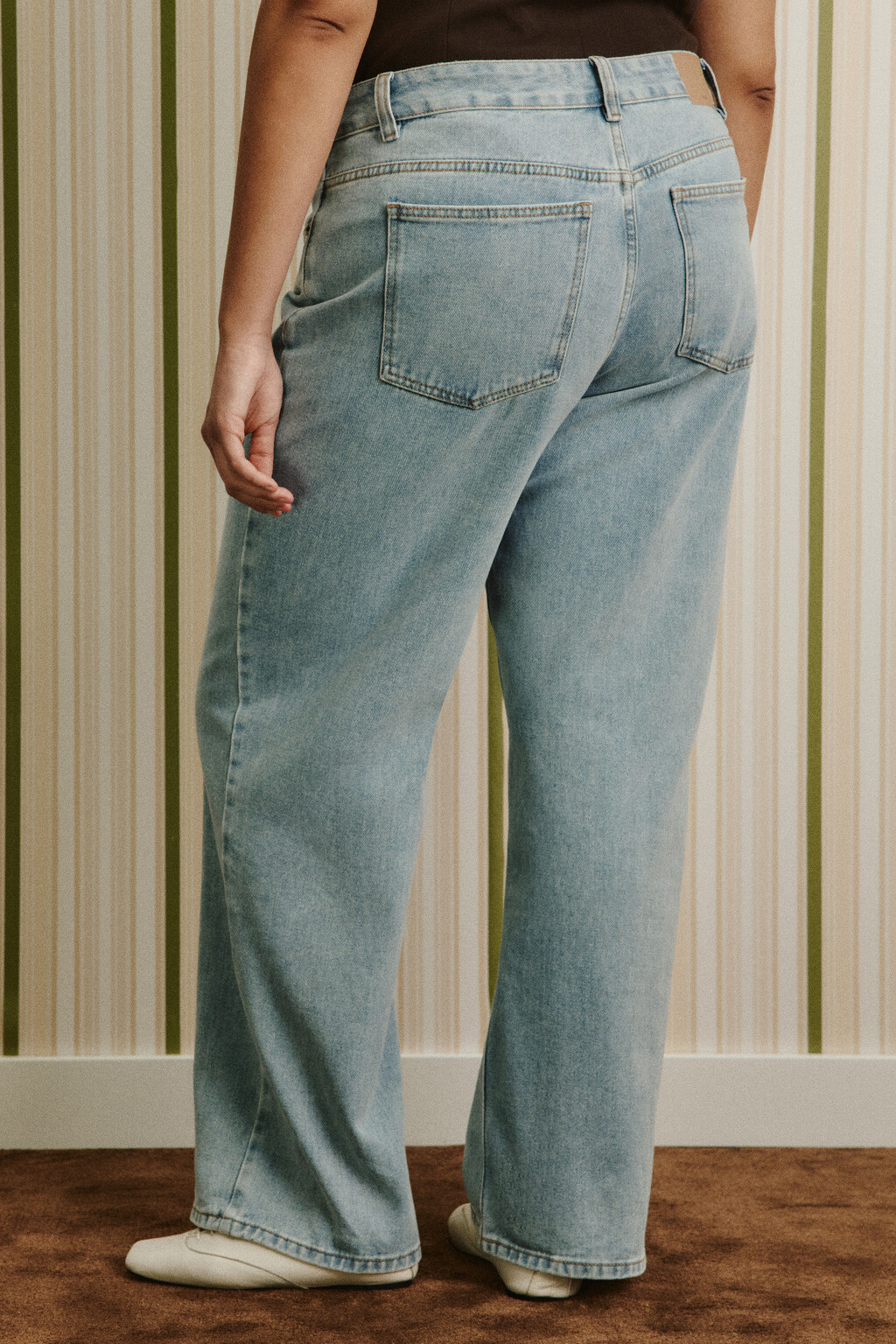 Джинсы straight fit со средней посадкой - цвет голубой - 4