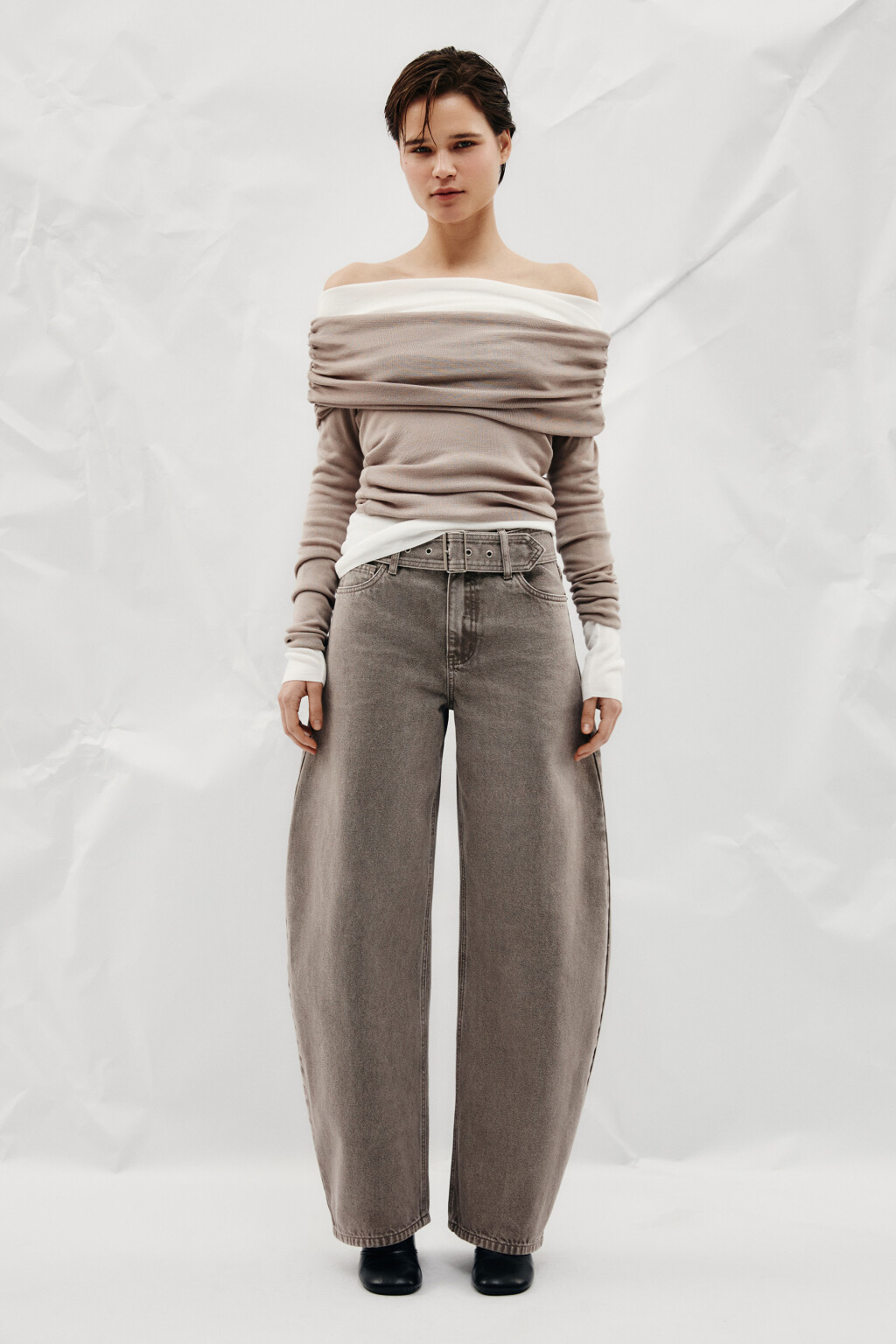 Джинсы barrel fit с декоративным ремнем - цвет бежевый - 4