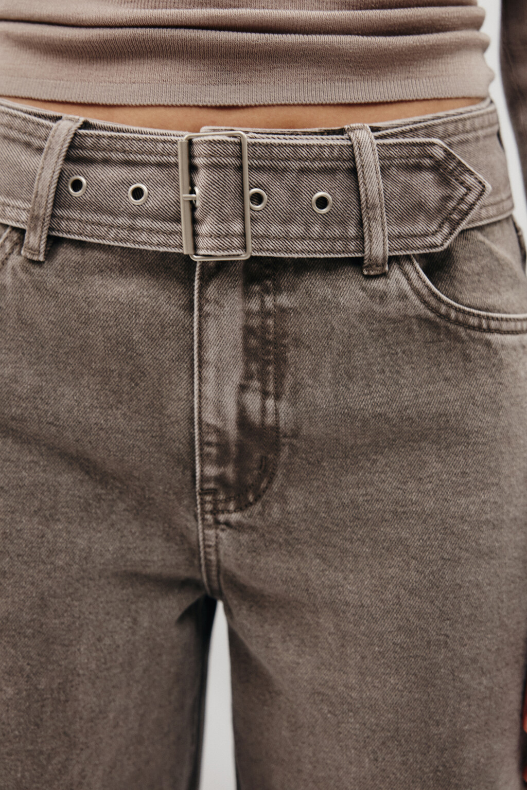 Джинсы barrel fit с декоративным ремнем - цвет бежевый - 5