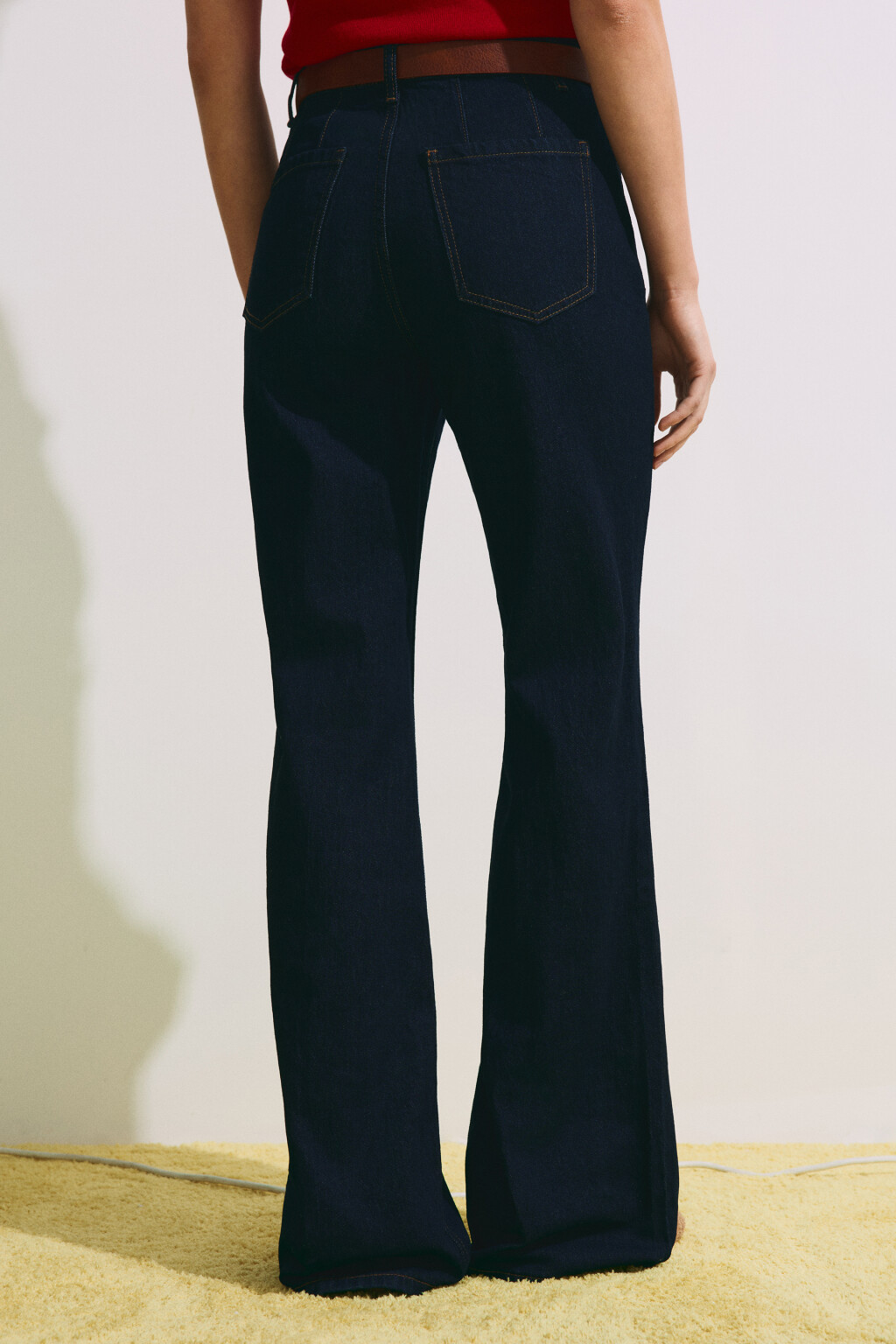 Джинсы клеш со средней посадкой и ремнем - цвет синий - 3