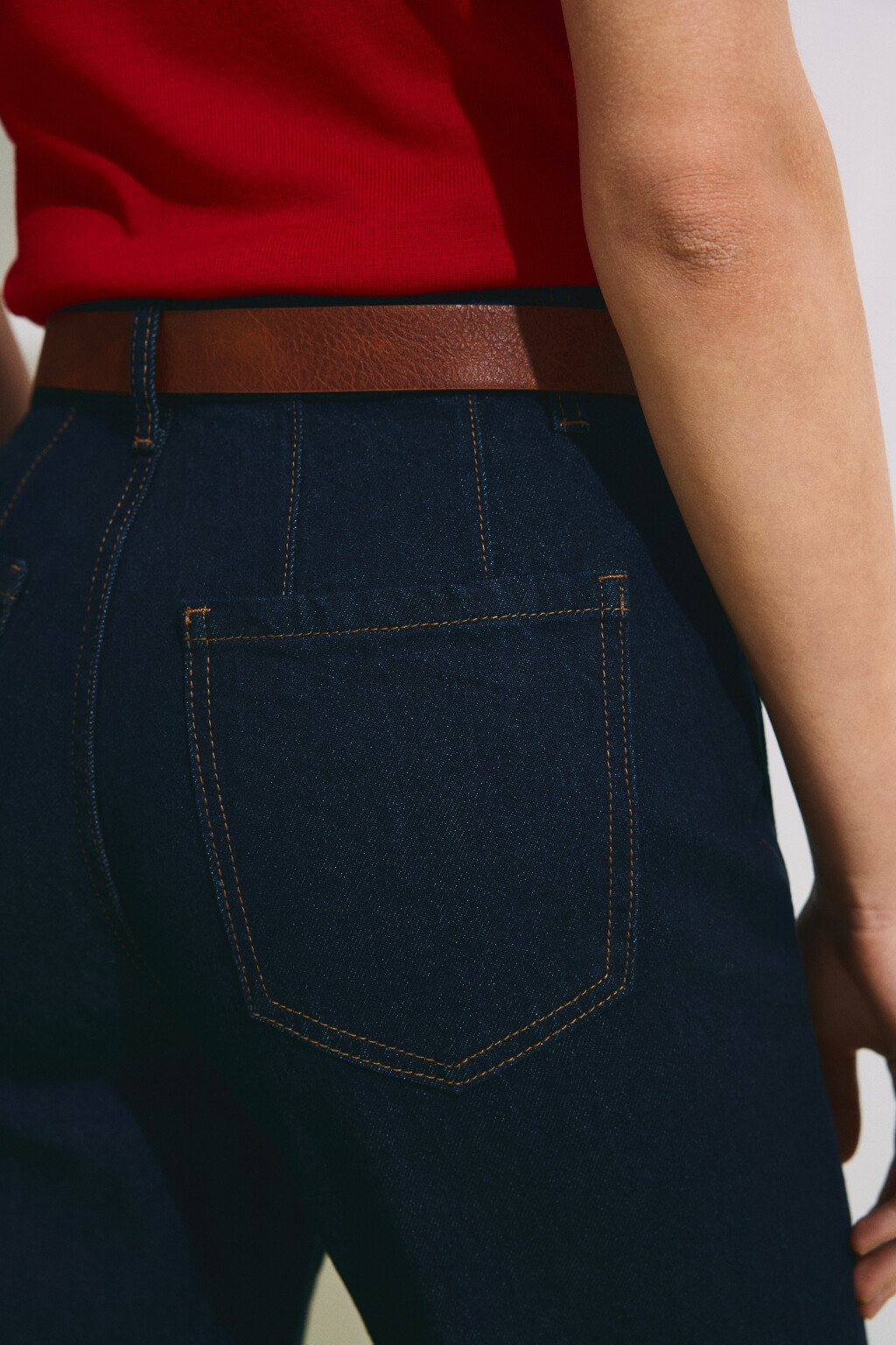 Джинсы клеш со средней посадкой и ремнем - цвет синий - 6