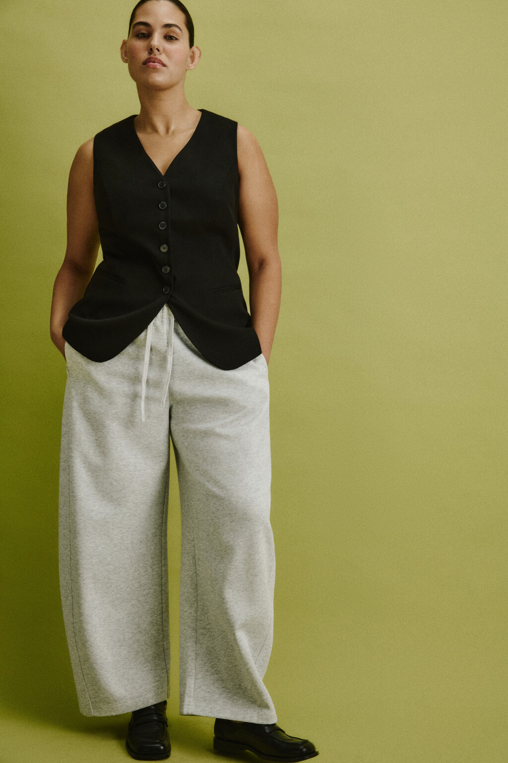 Жилет из костюмной ткани - цвет черный - 2