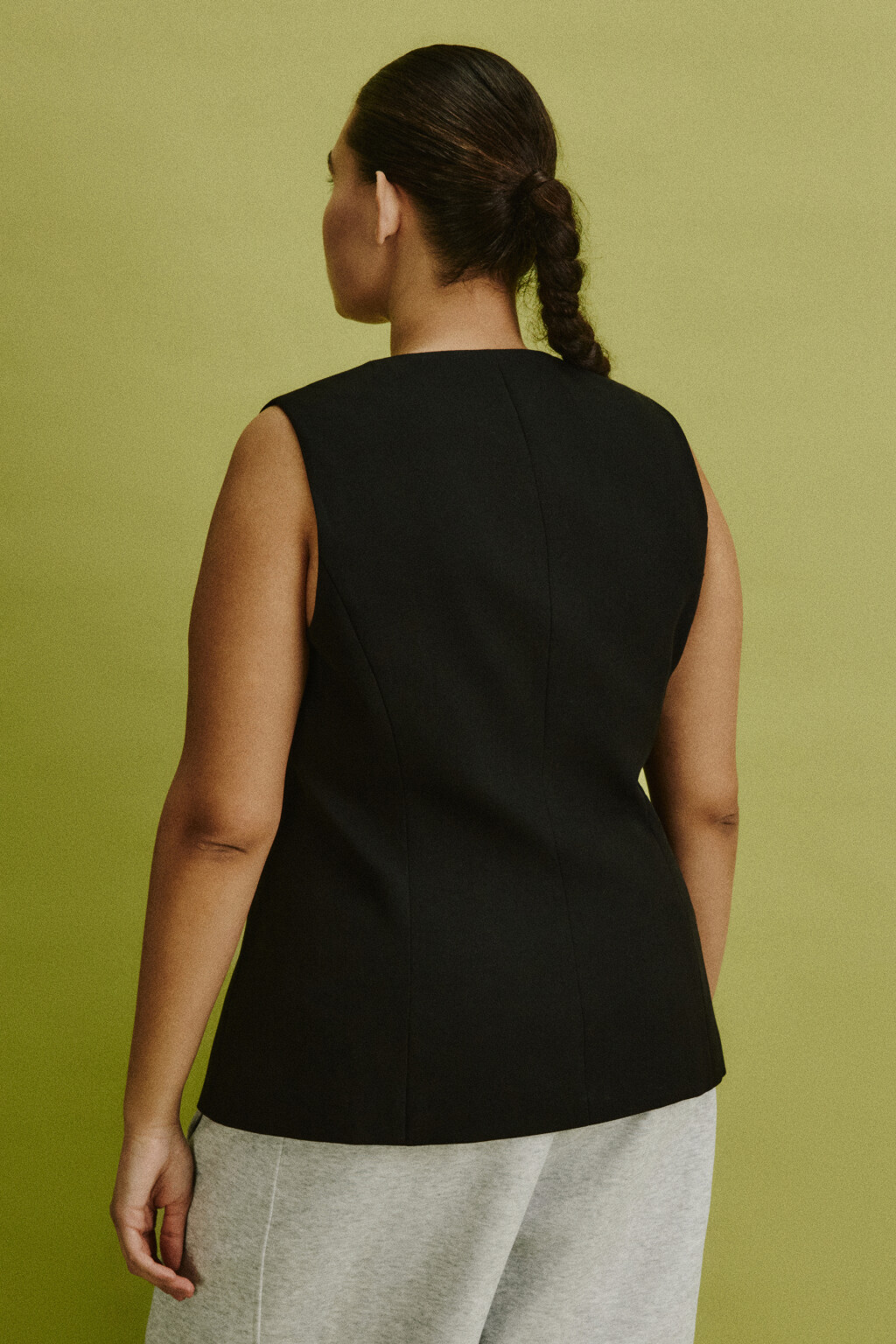 Жилет из костюмной ткани - цвет черный - 4