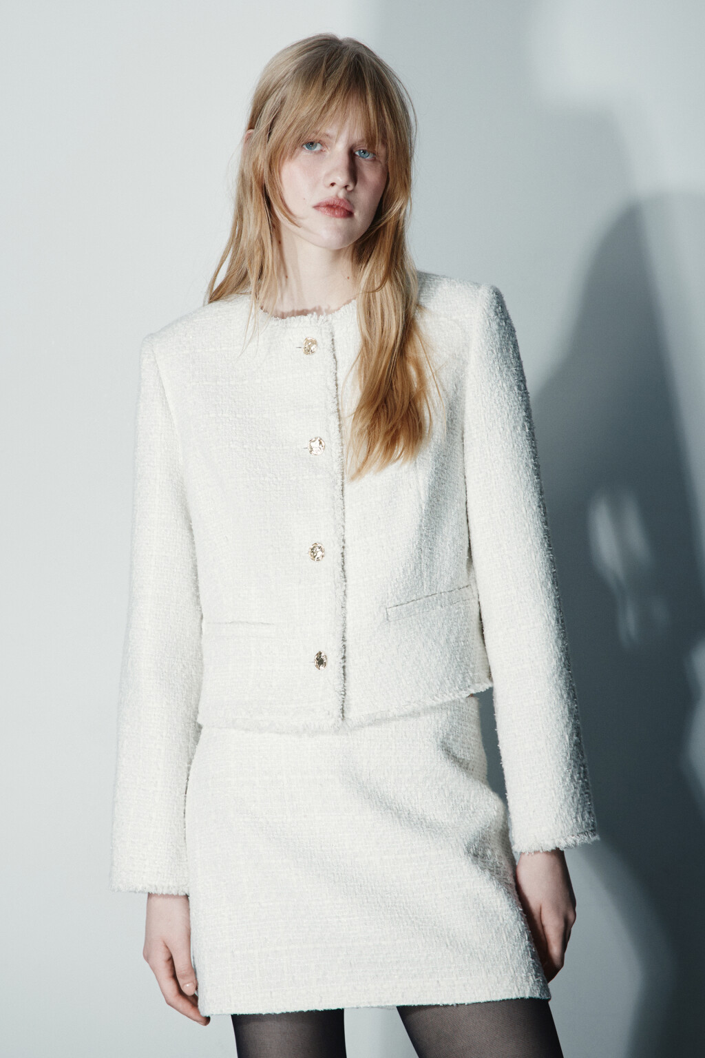 Жакет твидовый укороченный с шерстью - цвет молочный - 2