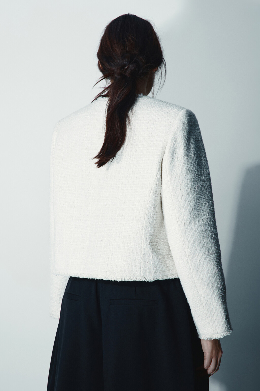 Жакет твидовый укороченный с шерстью - цвет молочный - 3