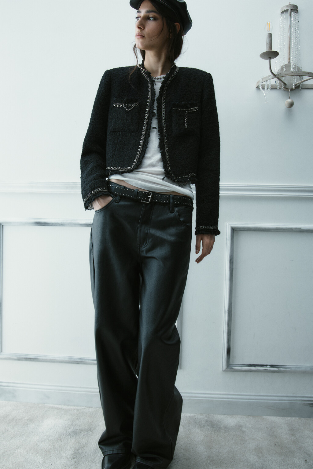 Жакет твидовый с цепями и бахромой - цвет черный - 2